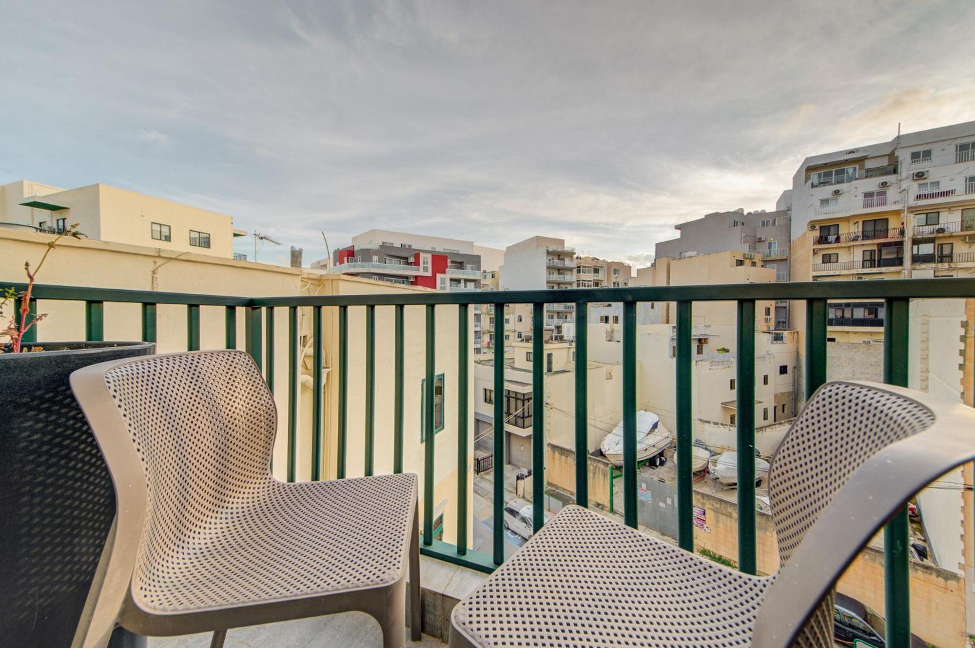 Top Floor Apt With Common Pool Close To All Amenities St. Paul's Bay Exterior foto