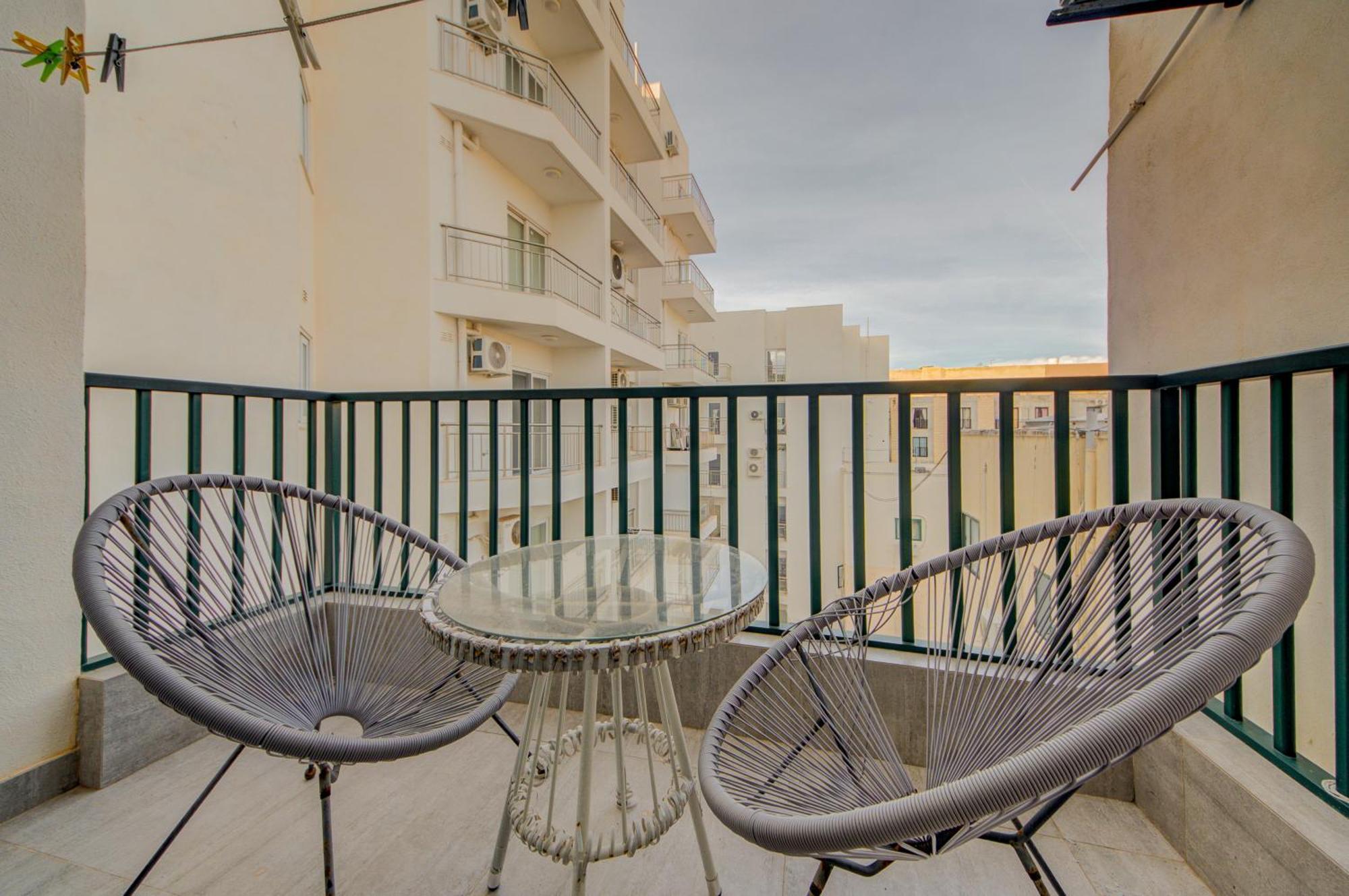 Top Floor Apt With Common Pool Close To All Amenities St. Paul's Bay Exterior foto