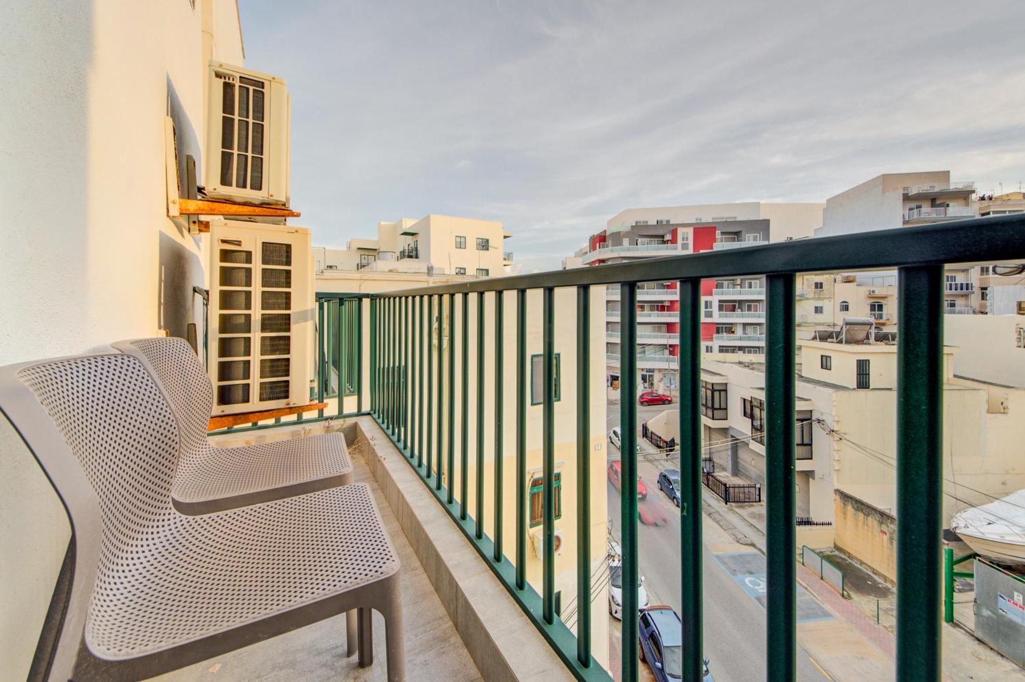 Top Floor Apt With Common Pool Close To All Amenities St. Paul's Bay Exterior foto