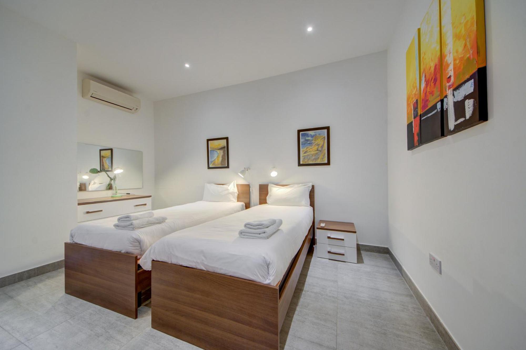 Top Floor Apt With Common Pool Close To All Amenities St. Paul's Bay Exterior foto