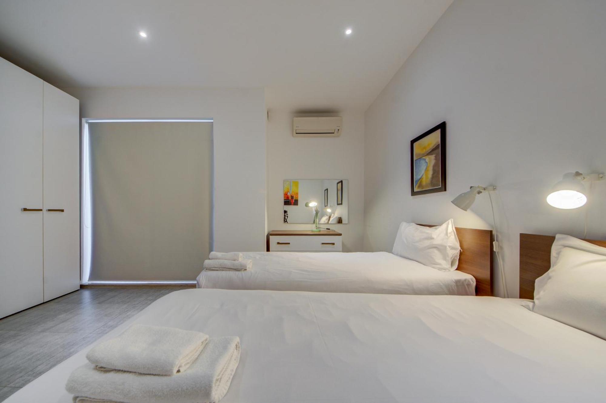 Top Floor Apt With Common Pool Close To All Amenities St. Paul's Bay Exterior foto