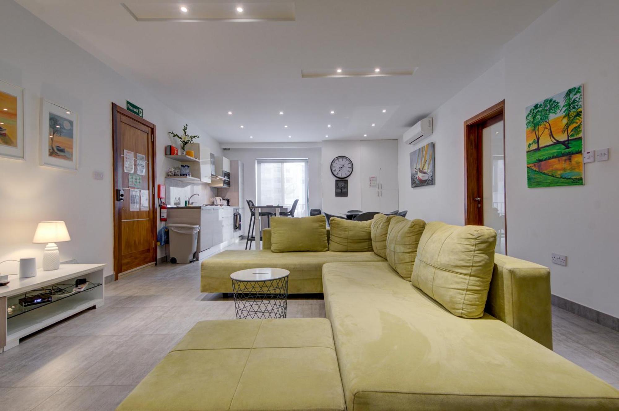 Top Floor Apt With Common Pool Close To All Amenities St. Paul's Bay Exterior foto