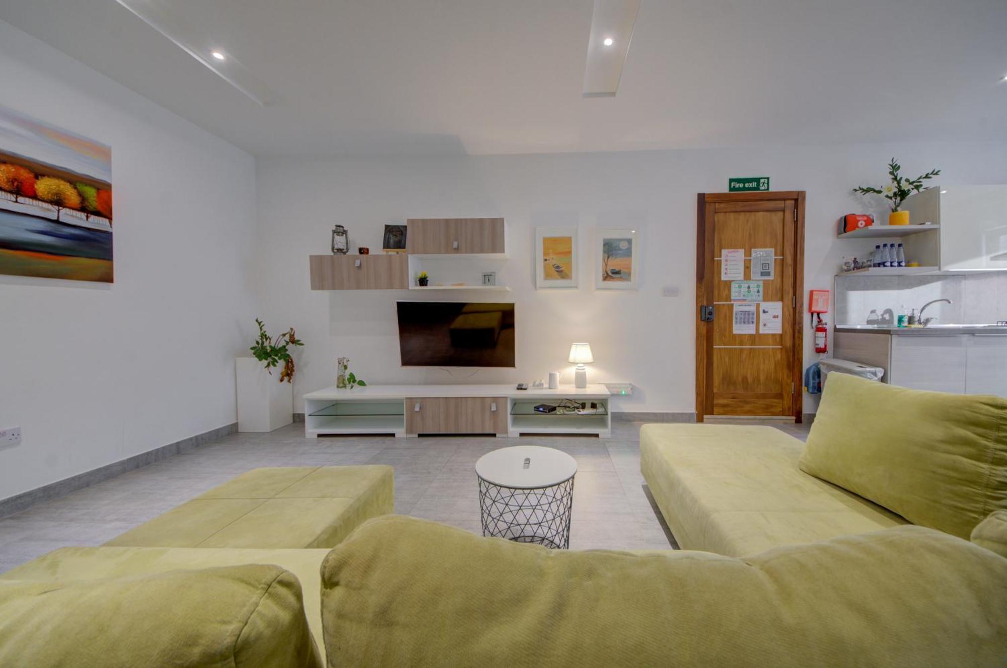 Top Floor Apt With Common Pool Close To All Amenities St. Paul's Bay Exterior foto